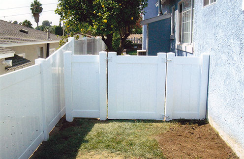 images/Project-Pictures/vinyl-fence-014.jpg
