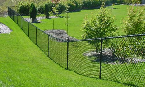 images/Project-Pictures/vinylchainlinkfence01.jpg